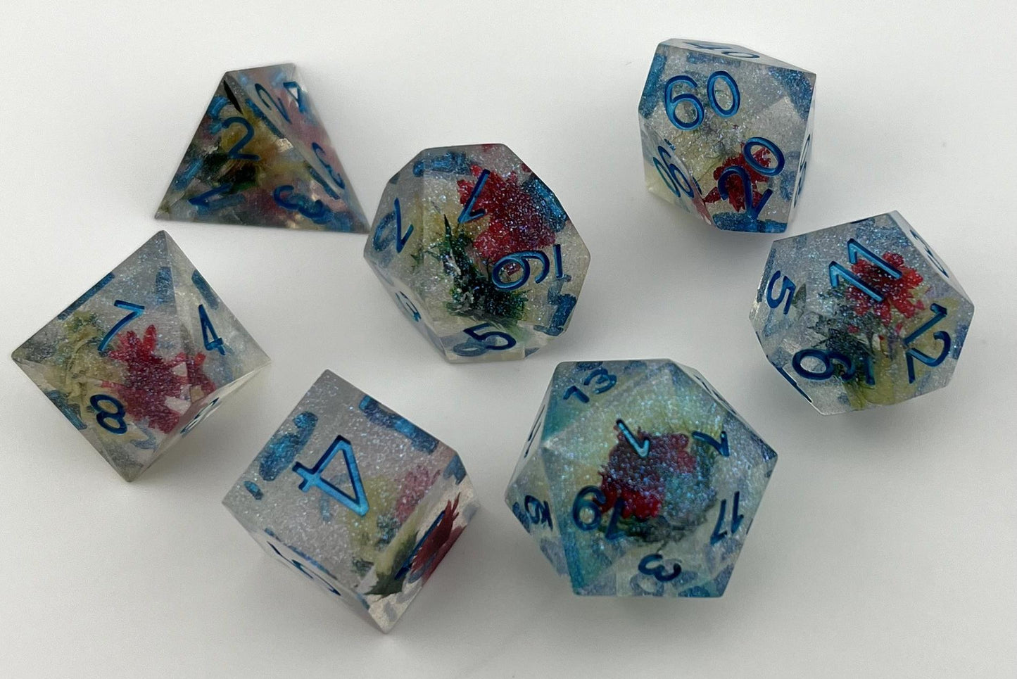 SF-07 Red-Flowers-and-Glitter, Flower-Series, Sharp-Edged, Resin Dice Set